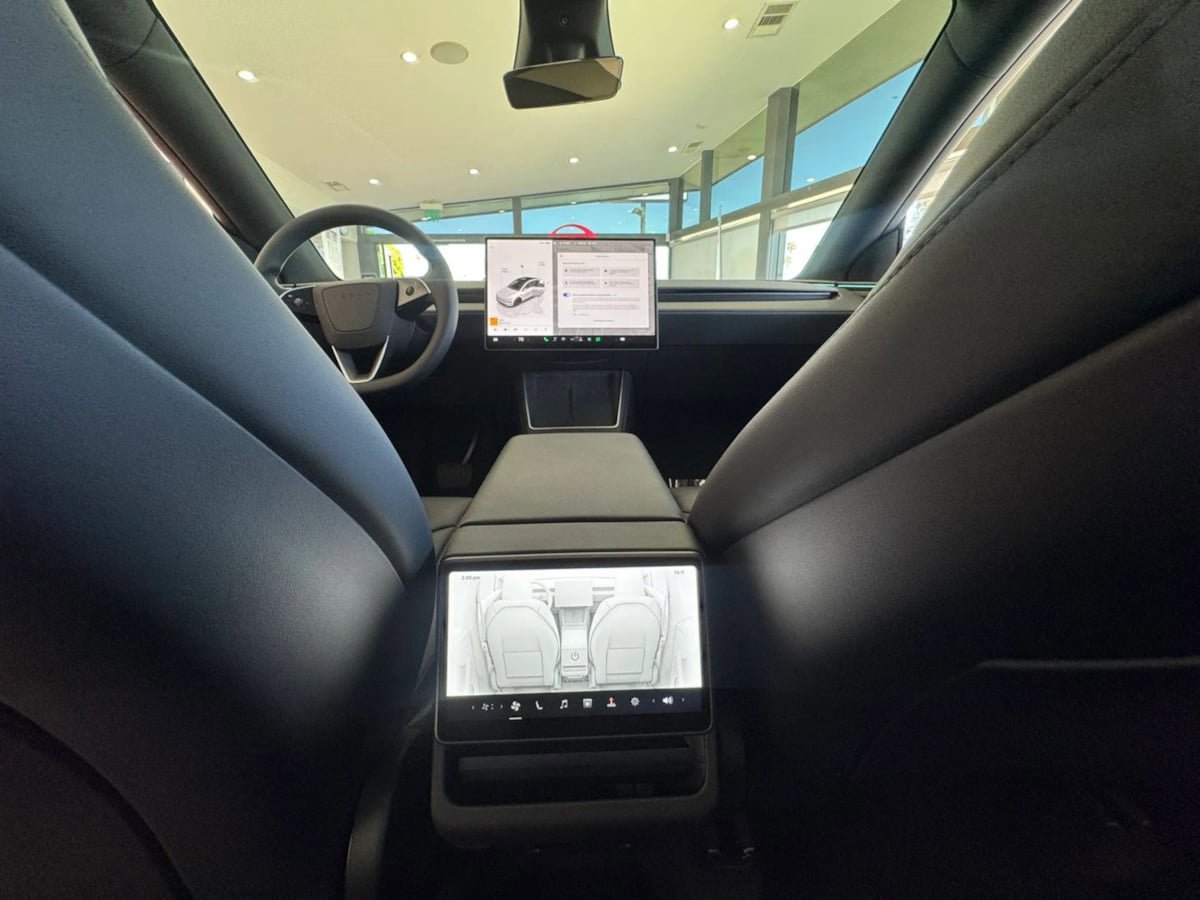 Used 2026 Tesla Model Y 2WD image 27