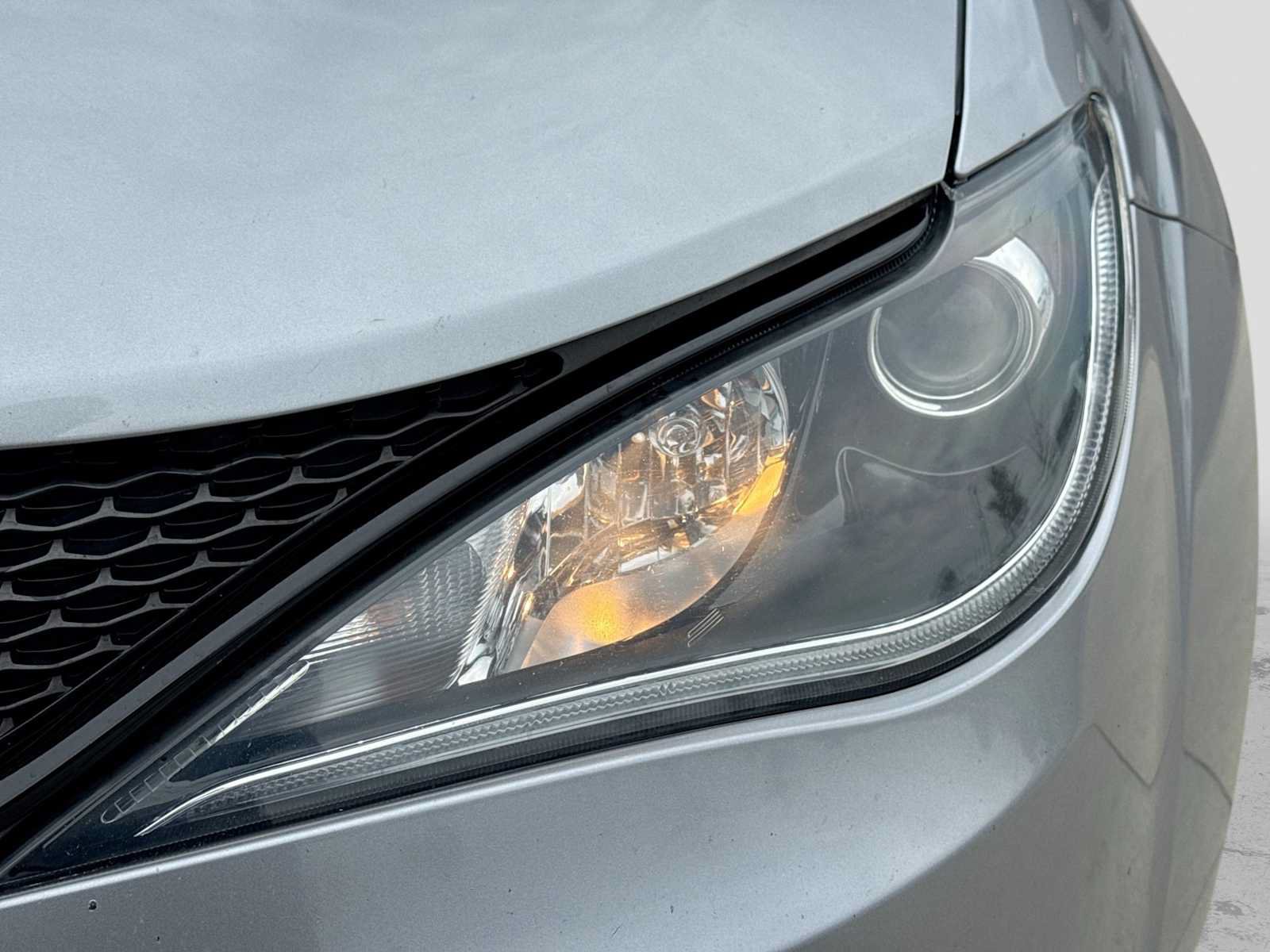 Used 2018 Chrysler Pacifica Touring-L w/ Advanced Safetytec Group FWD image 10