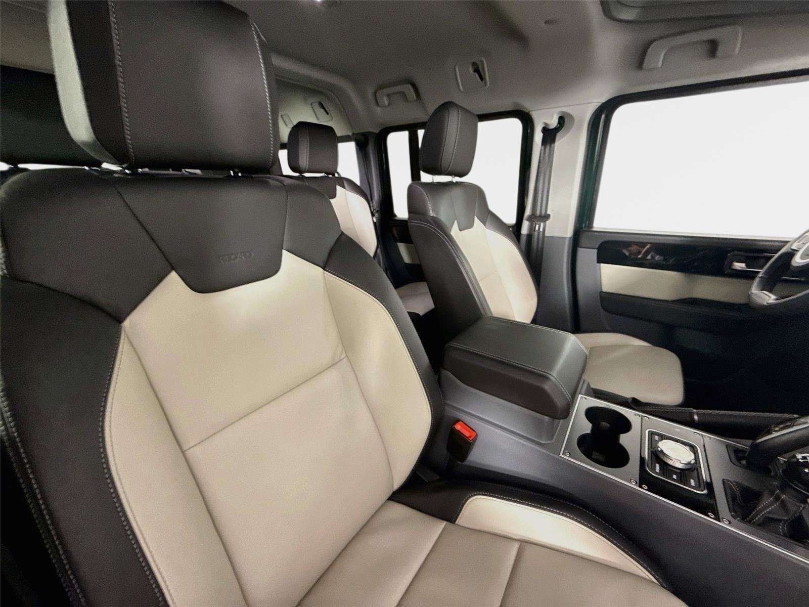 Used 2025 INEOS Grenadier Station Wagon AWD/4WD image 29