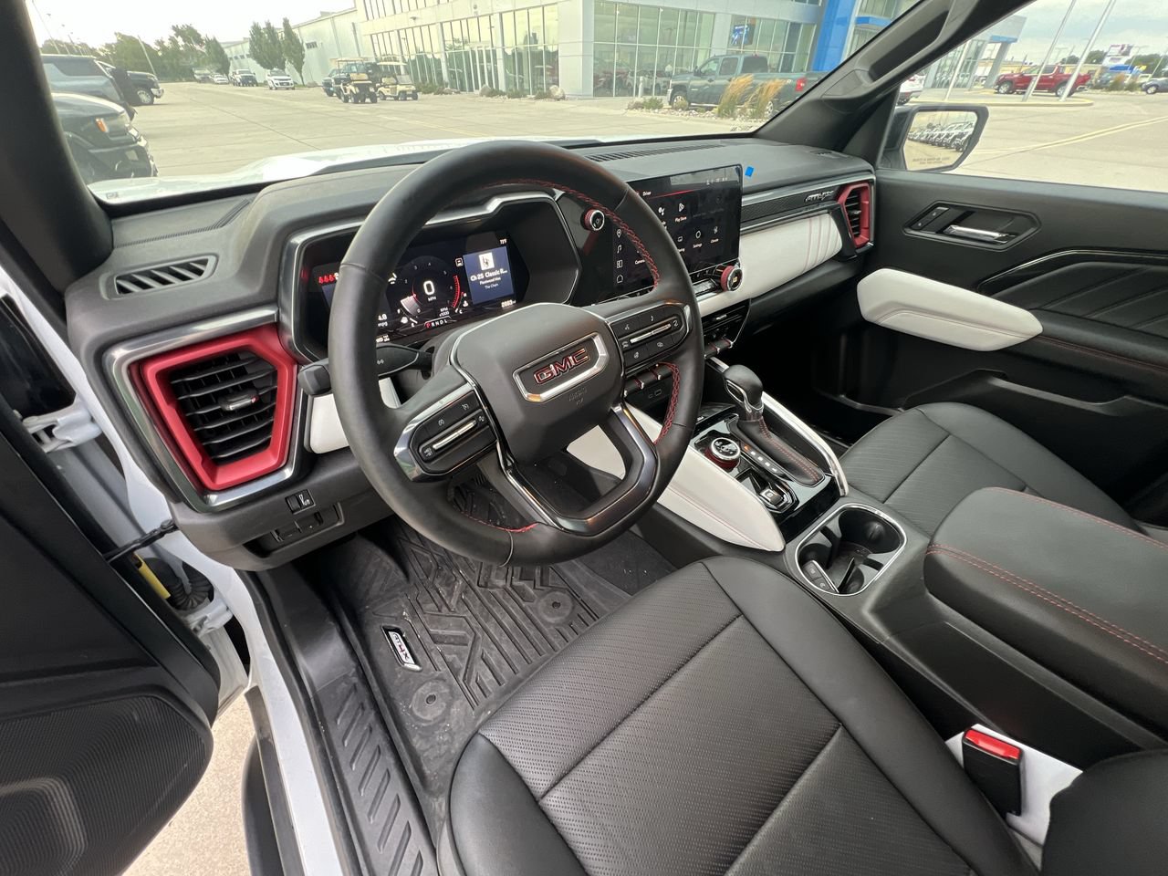 Used 2024 GMC Canyon AT4X AWD/4WD image 10