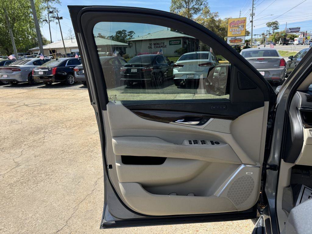 Used 2019 Cadillac Escalade RWD image 14