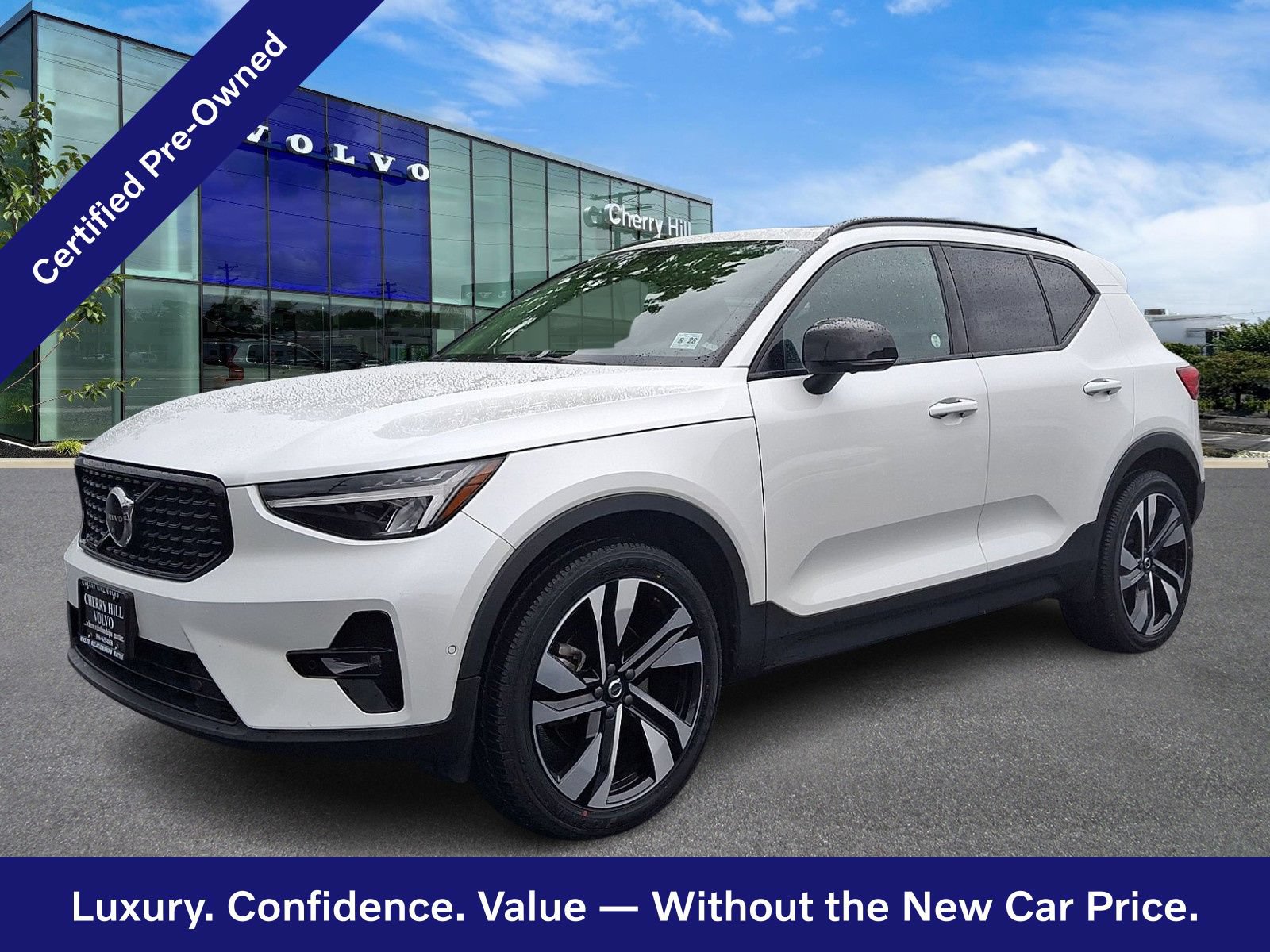 Certified 2024 Volvo XC40 B5 Plus w/ Protection Package Premier AWD/4WD image 3