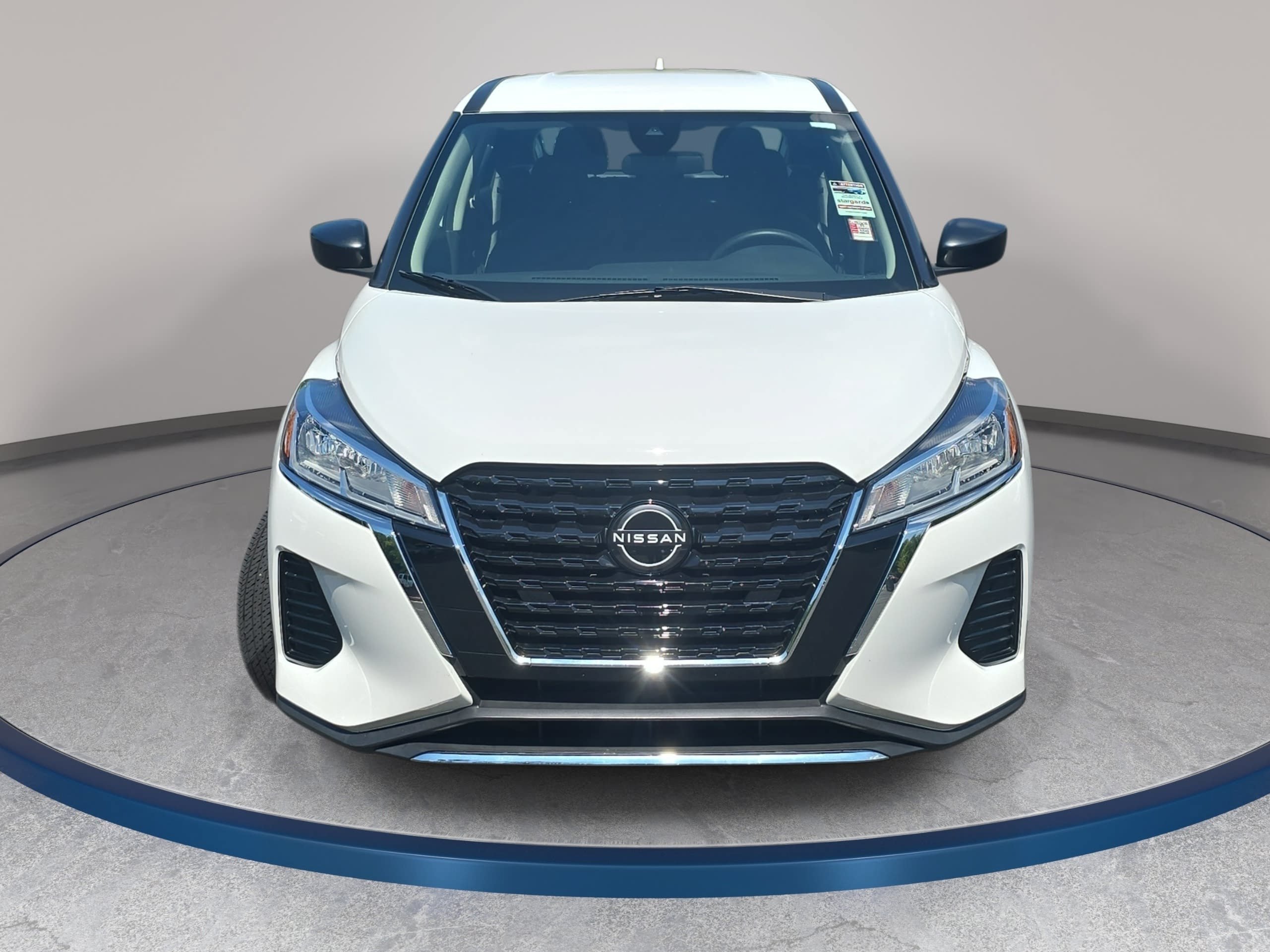 Used 2025 Nissan Kicks Play S FWD image 2