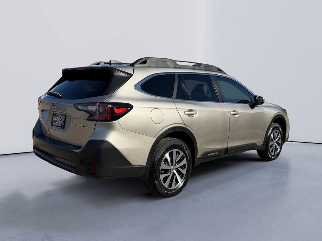 Used 2020 Subaru Outback Premium image 3