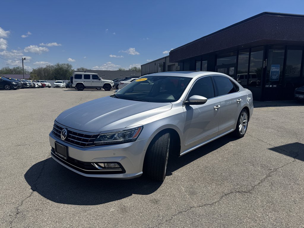 Used 2018 Volkswagen Passat 2.0T SEL Premium FWD image 3