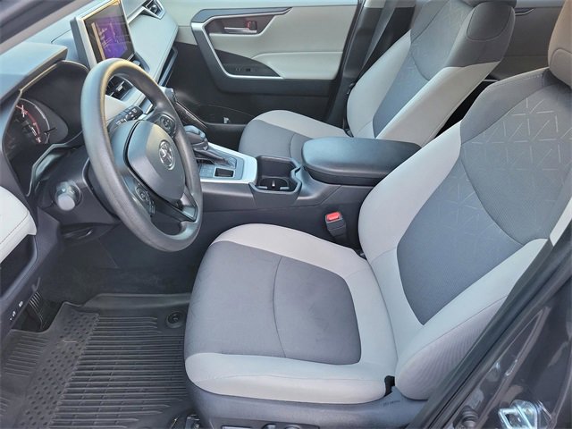 Used 2025 Toyota RAV4 XLE image 9