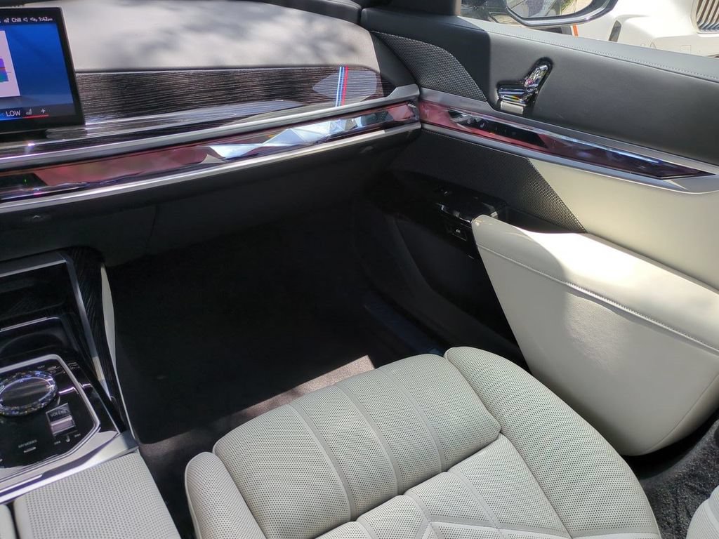 New 2026 BMW 740i xDrive AWD/4WD image 17