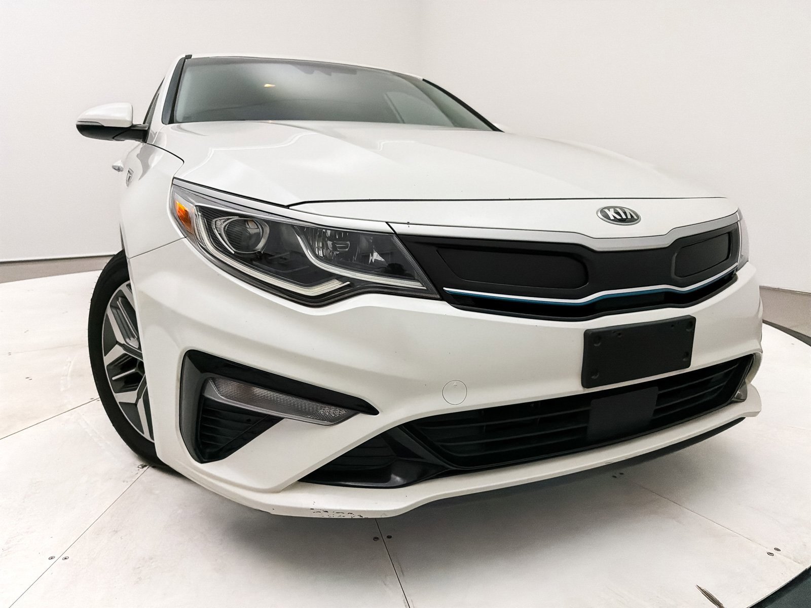 Used 2020 Kia Optima EX image 2