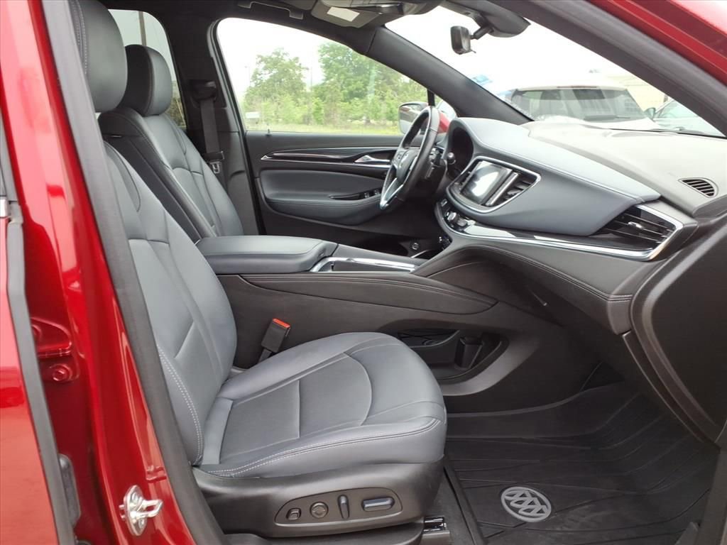 Used 2024 Buick Enclave Premium image 16