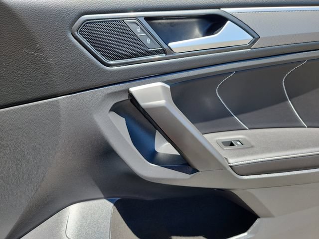 Certified 2024 Volkswagen Tiguan SE R-Line AWD/4WD image 13