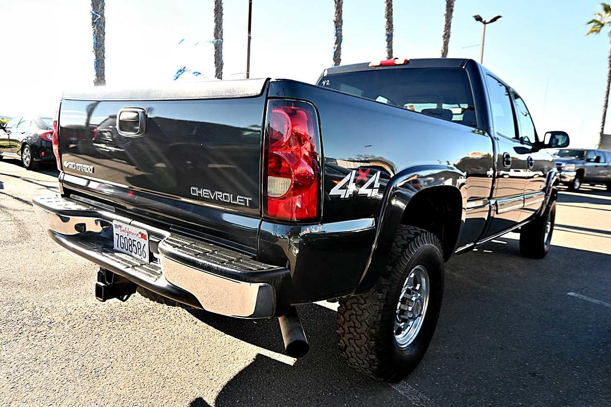 Used 2004 Chevrolet Silverado 2500 LT w/ Skid Plate Package image 7