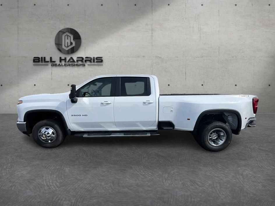 Used 2026 Chevrolet Silverado 3500 LT w/ All Star Edition AWD/4WD image 9
