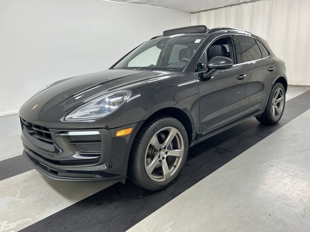 Certified 2024 Porsche Macan AWD/4WD image 1