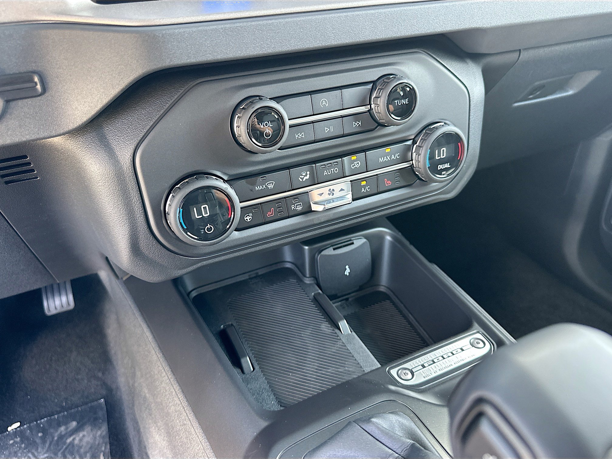 New 2026 Ford Bronco Outer Banks AWD/4WD image 11