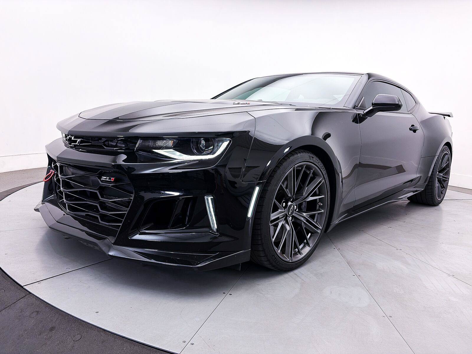 Used 2022 Chevrolet Camaro ZL1 w/ LPO, ZL1 Protection Package RWD image 17