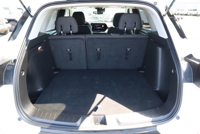 Used 2025 Chevrolet TrailBlazer LT w/ Driver Confidence Package image 7