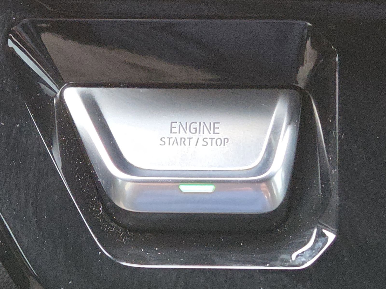 Used 2024 GMC Sierra 1500 AT4 w/ Technology Package image 10