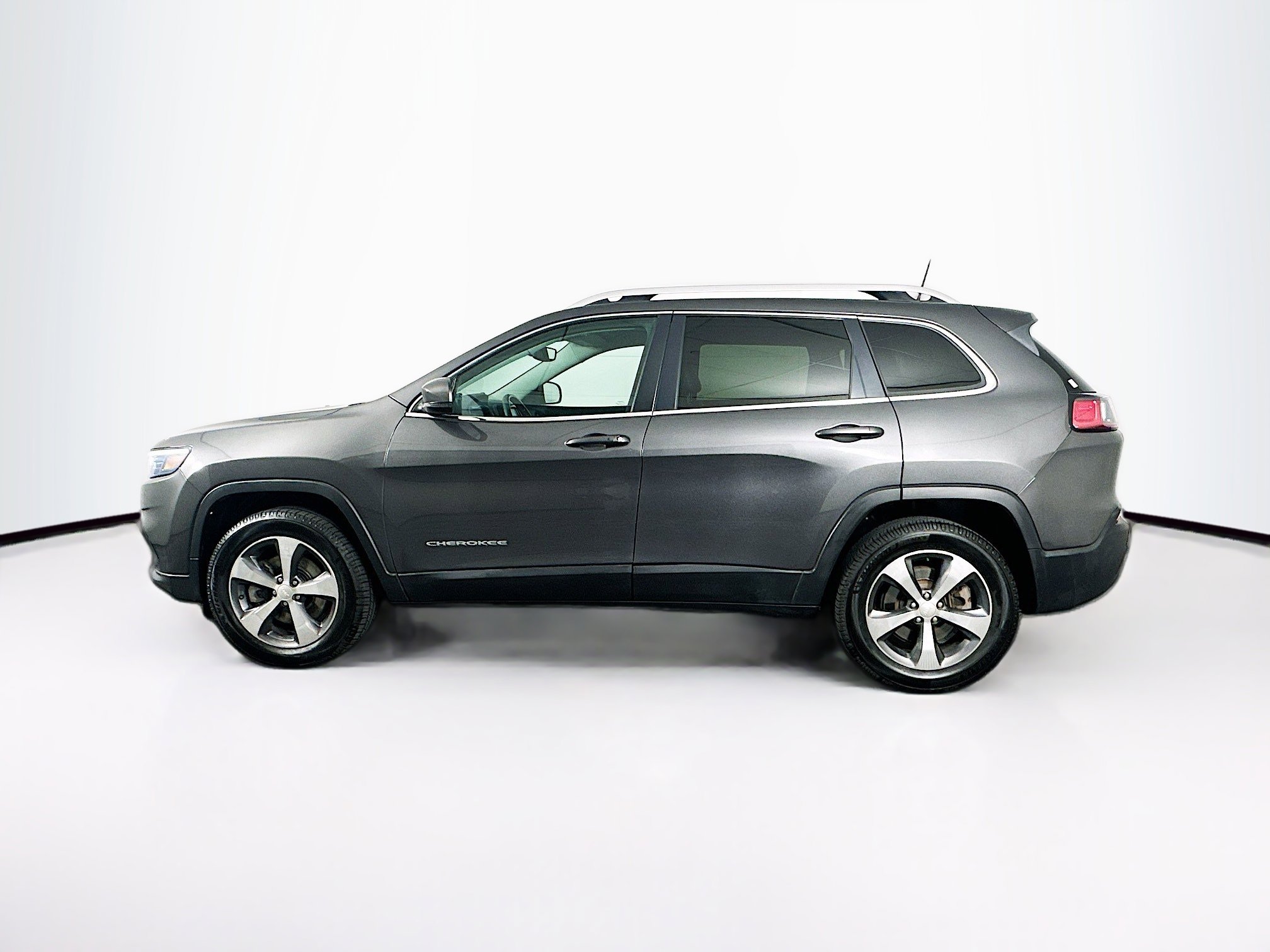 Used 2019 Jeep Cherokee Limited image 4