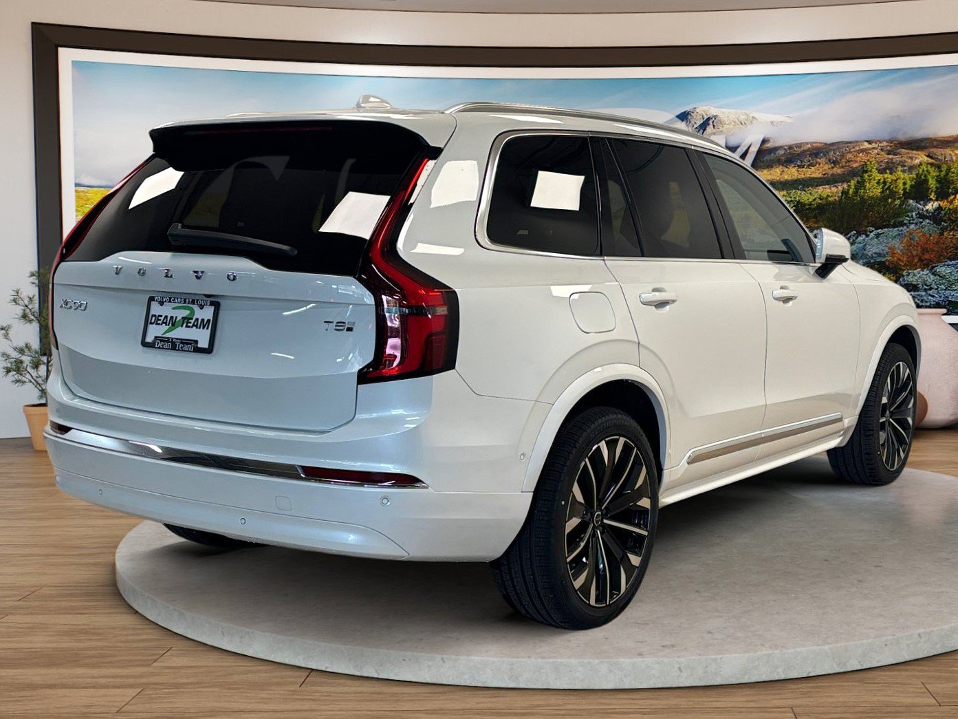 New 2026 Volvo XC90 T8 Ultra w/ Protection Package AWD/4WD image 6