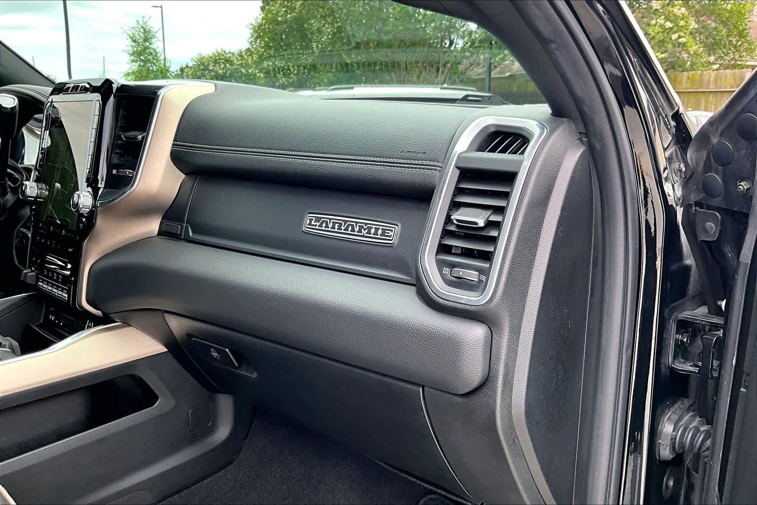 Used 2019 RAM 2500 Laramie w/ Night Edition AWD/4WD image 18