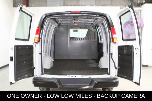 Used 2019 Chevrolet Express 3500 w/ Driver Convenience Package RWD image 29