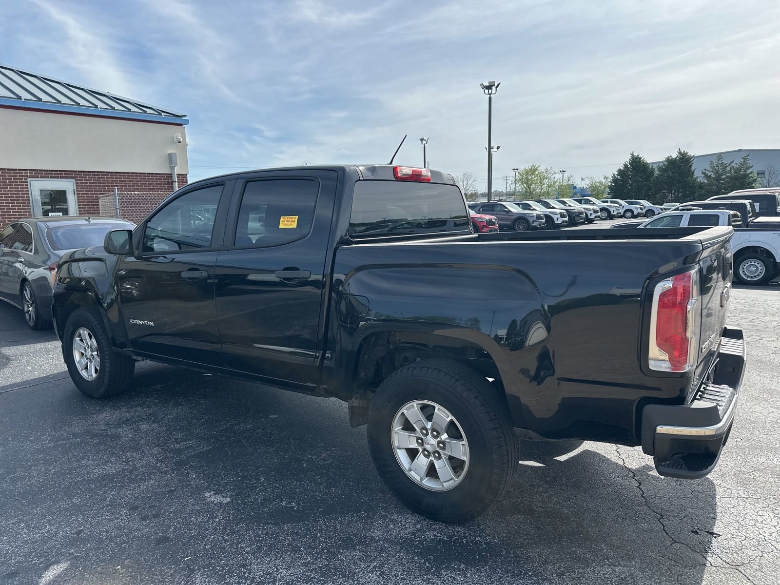 Used 2015 GMC Canyon 2WD Crew Cab w/ Convenience Package image 4