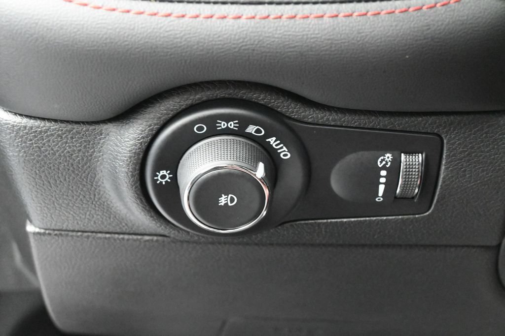 Used 2023 Dodge Durango R/T AWD/4WD image 16
