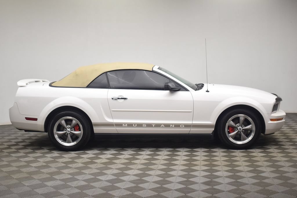 Used 2006 Ford Mustang Premium RWD image 11