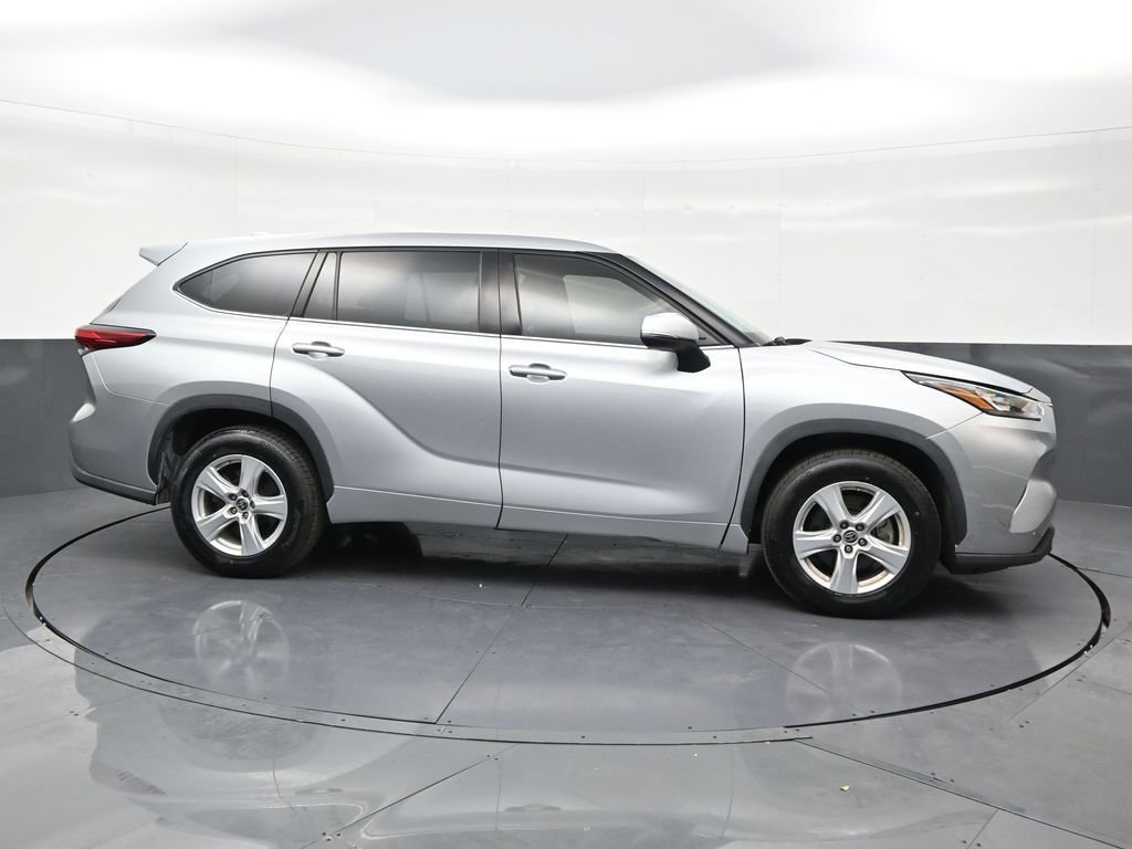 Used 2020 Toyota Highlander L image 6