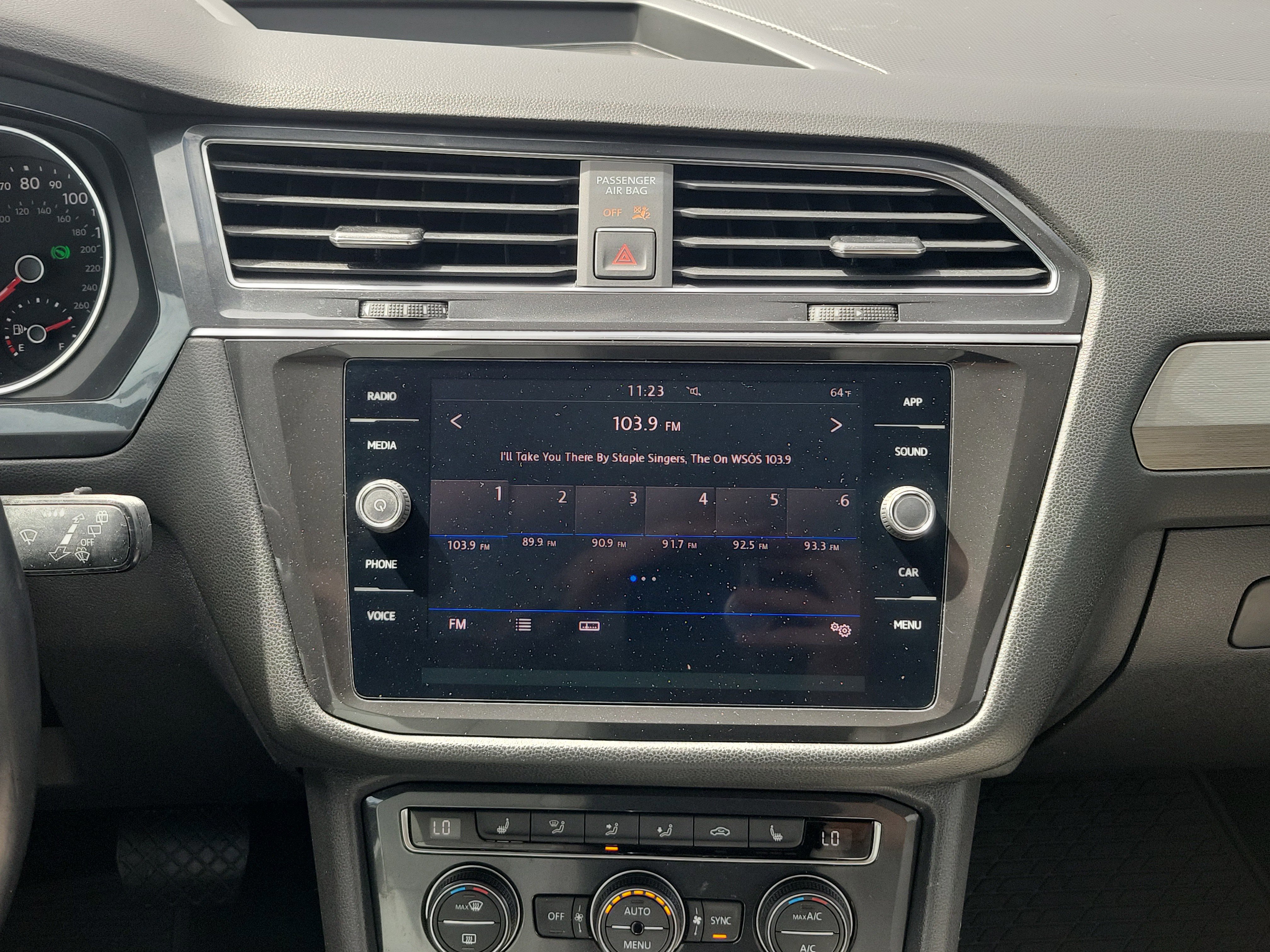 Used 2018 Volkswagen Tiguan SEL image 14