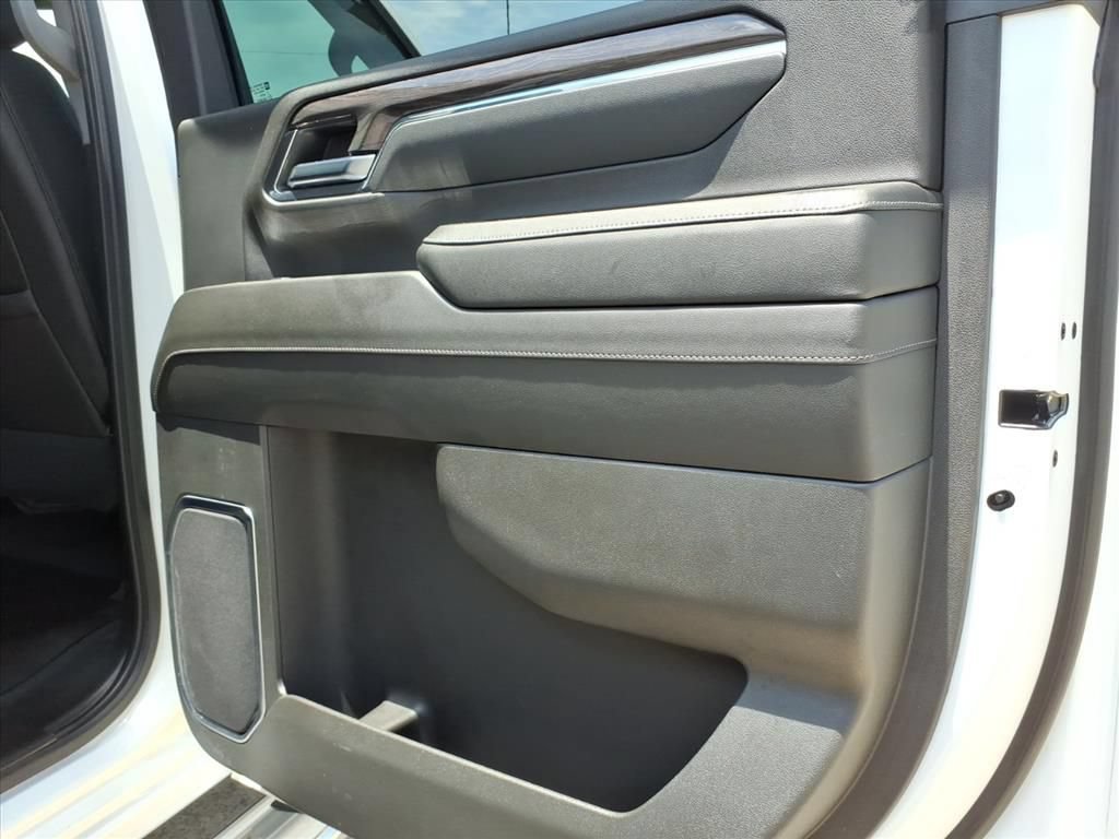 Used 2024 Chevrolet Silverado 2500 LTZ w/ LTZ Premium Package AWD/4WD image 14