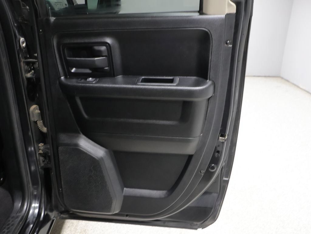 Used 2016 RAM 1500 Express w/ Black Ram 1500 Express Group AWD/4WD image 21