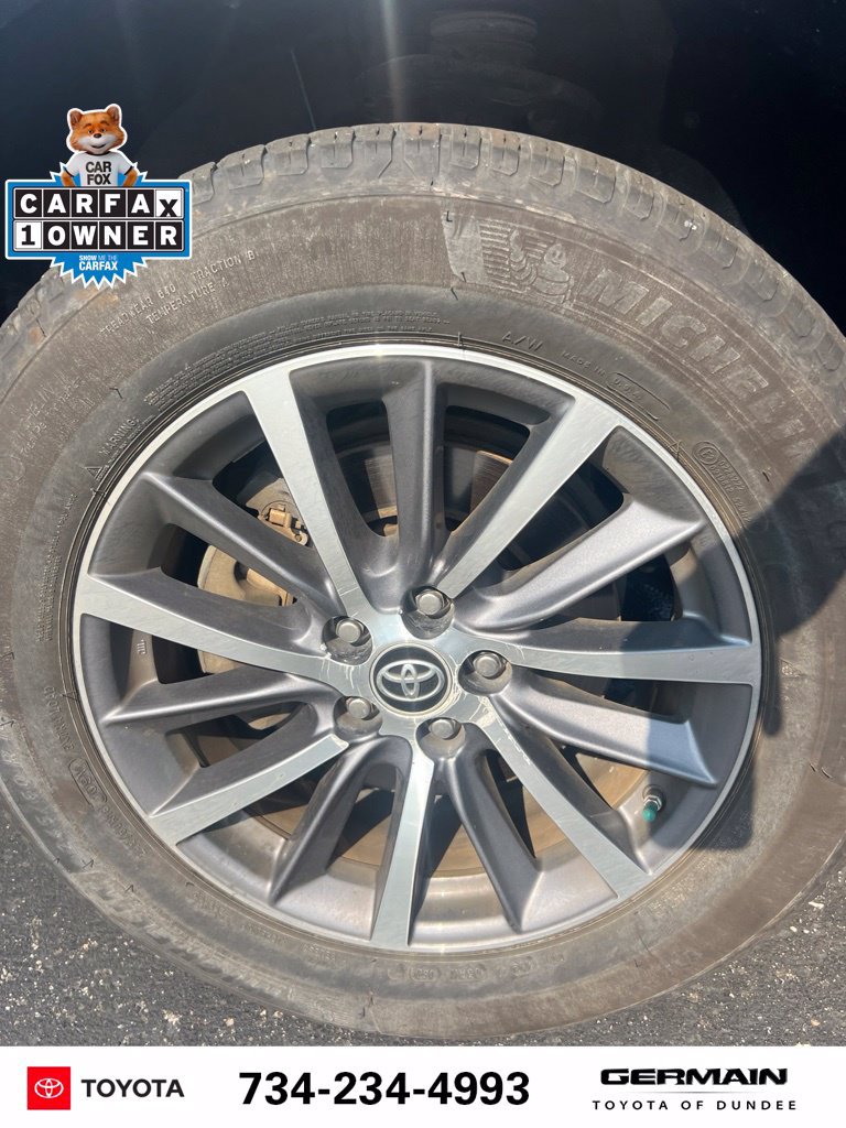 Used 2019 Toyota Highlander XLE AWD/4WD image 12