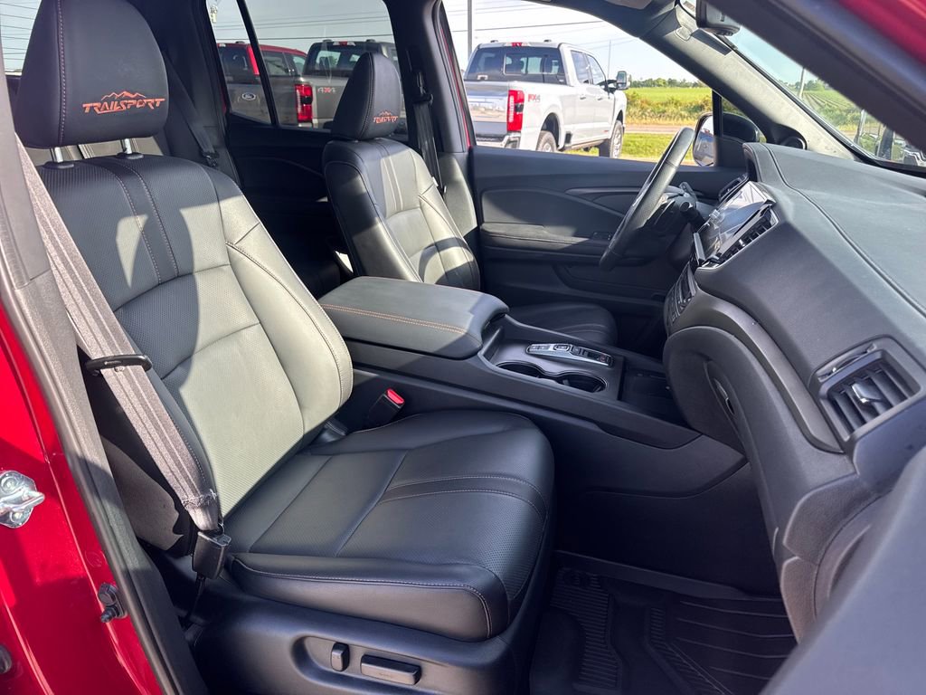 Used 2025 Honda Ridgeline TrailSport image 10