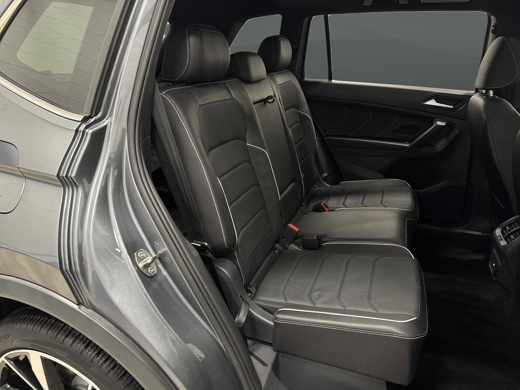 Used 2024 Volkswagen Tiguan SEL R-Line image 32