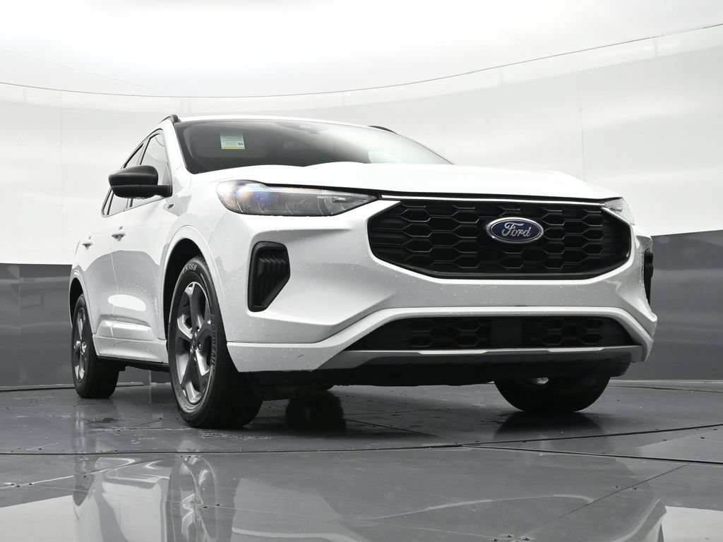 Used 2023 Ford Escape ST-Line w/ Tech Pack #1 FWD image 29