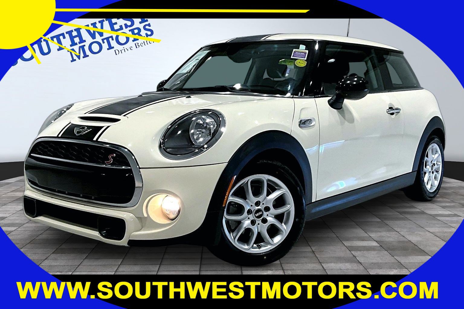 Used 2019 MINI Cooper S image 1