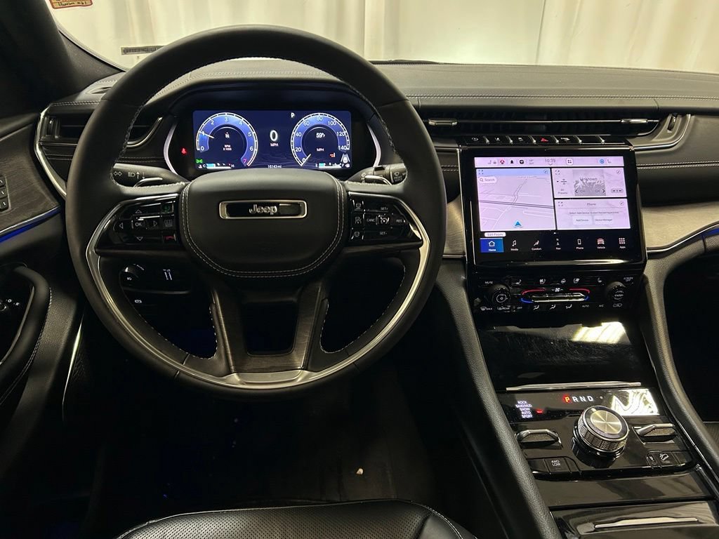 Used 2024 Jeep Grand Cherokee Overland AWD/4WD image 3