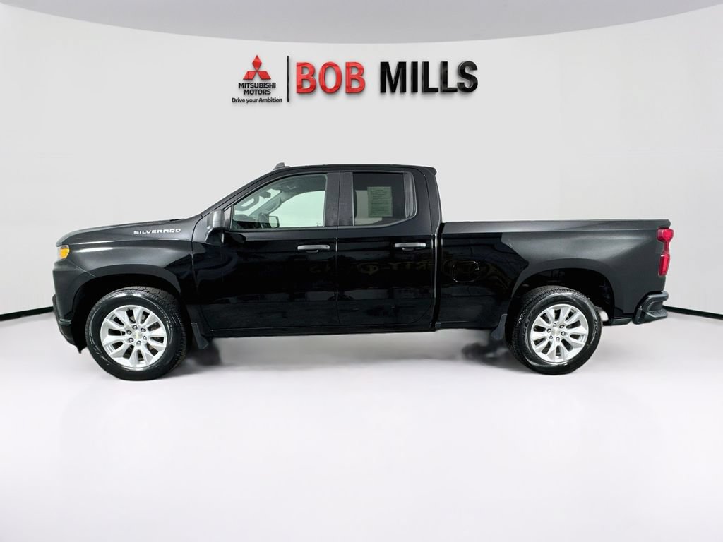 Used 2020 Chevrolet Silverado 1500 Custom w/ Custom Value Package RWD image 4