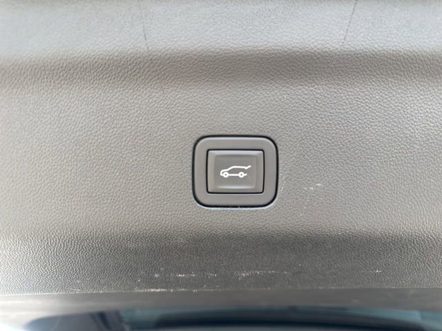 Certified 2025 Chevrolet Suburban Premier image 30