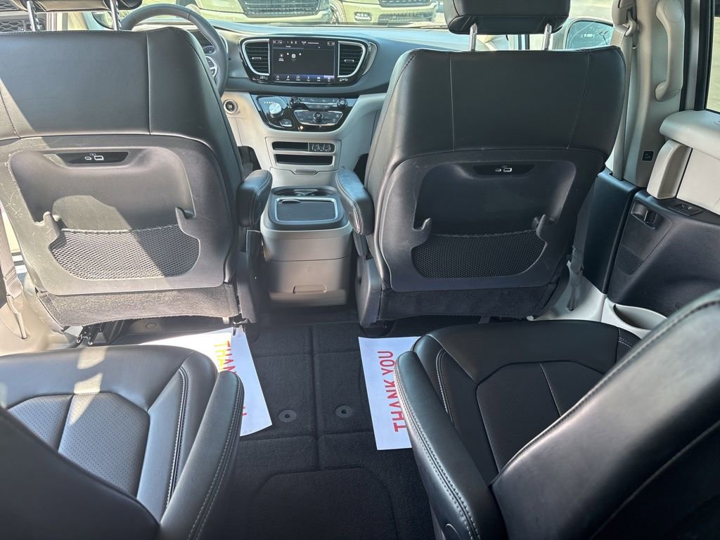 Used 2023 Chrysler Pacifica Touring-L FWD image 36