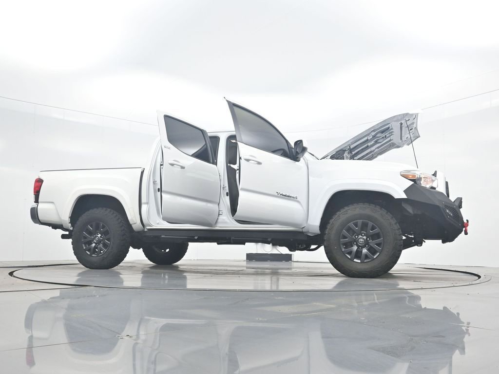 Used 2022 Toyota Tacoma SR5 AWD/4WD image 42
