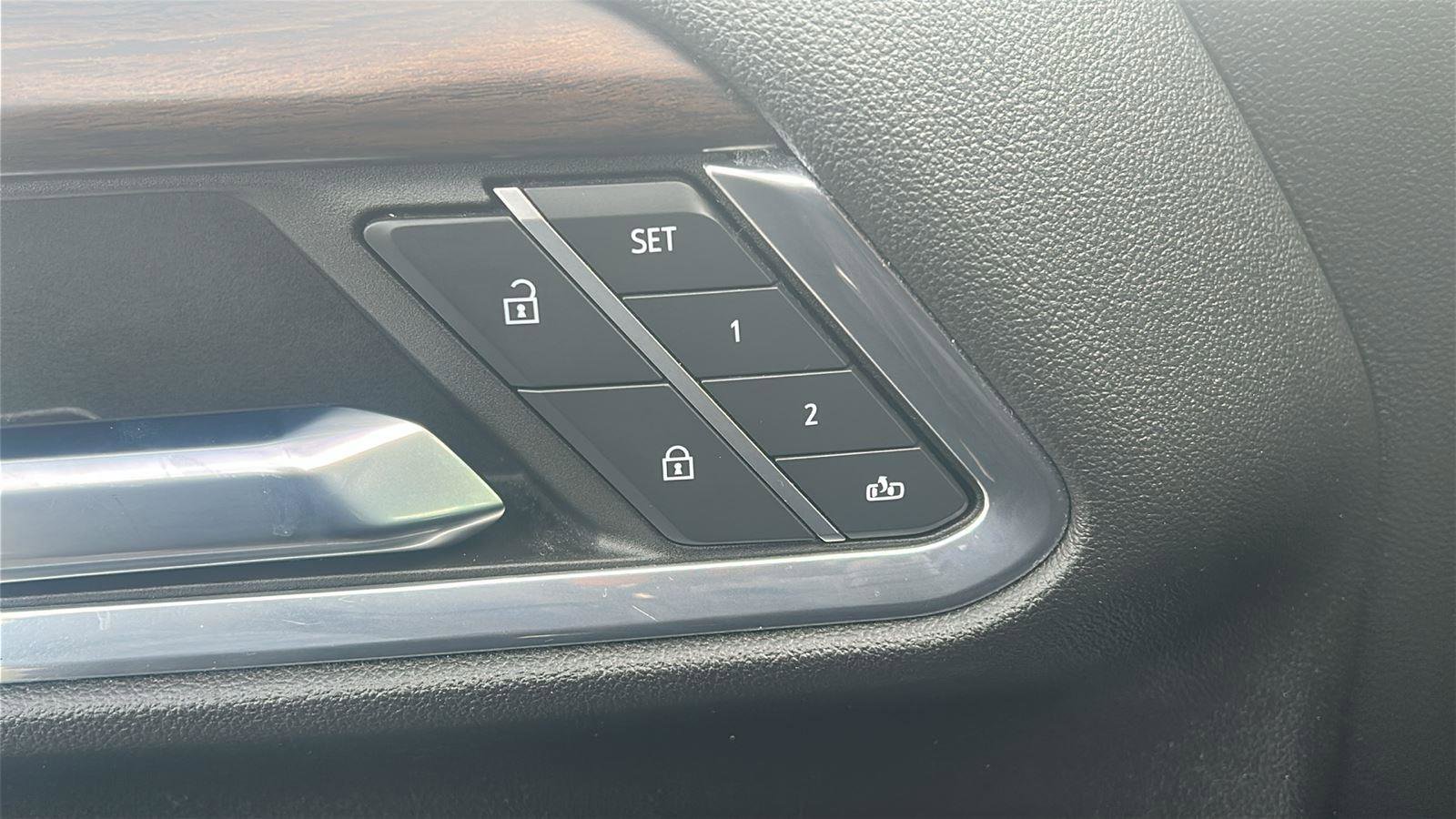 Used 2023 GMC Sierra 1500 SLT image 17