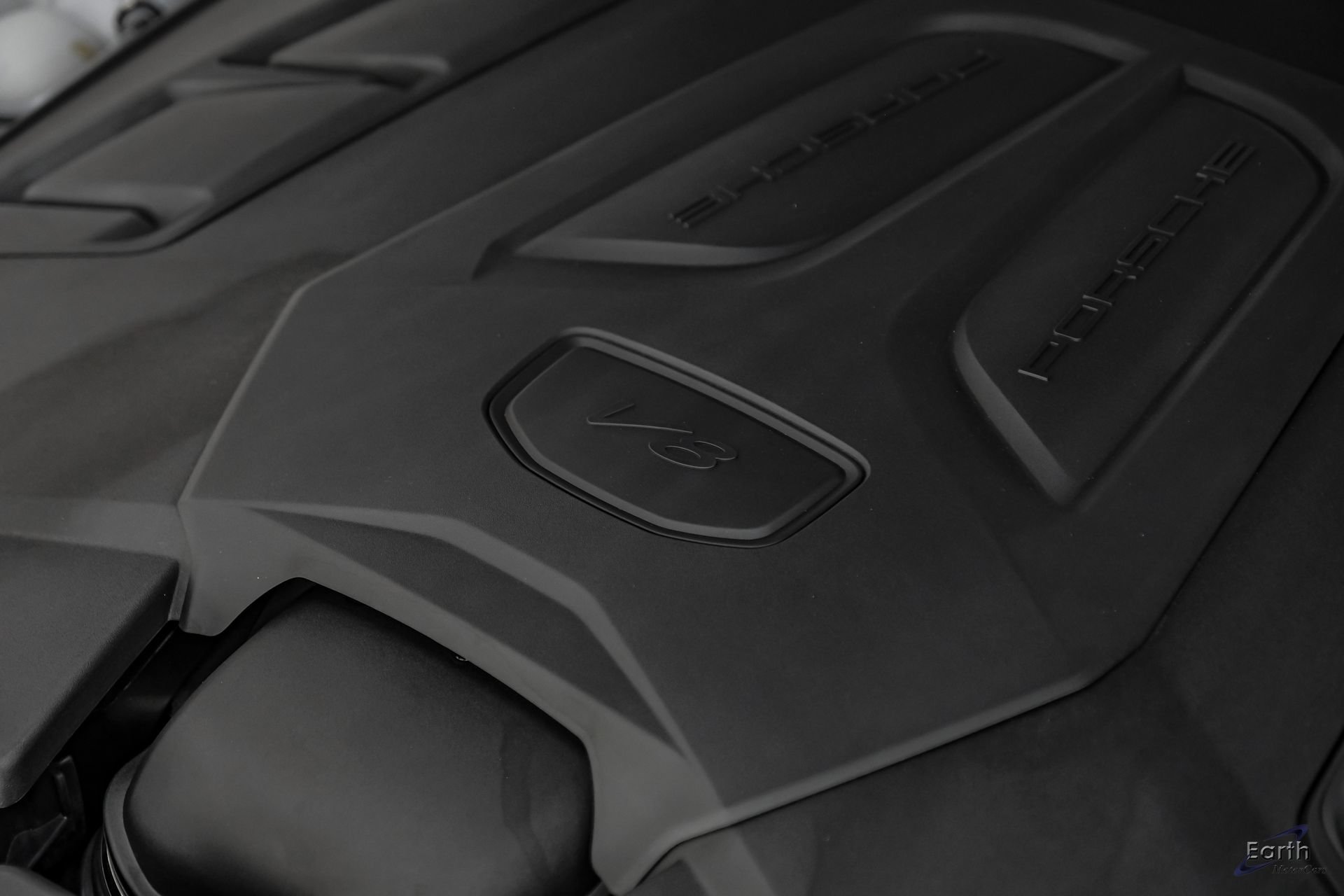 Used 2024 Porsche Cayenne Turbo GT AWD/4WD image 95
