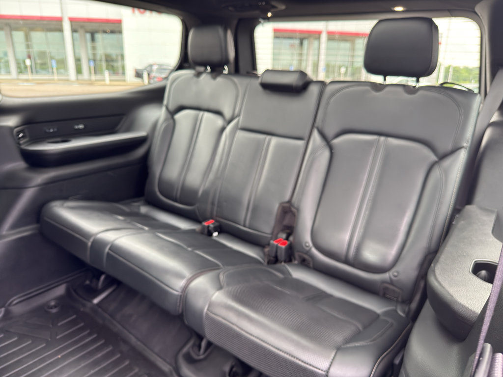 Used 2022 Jeep Wagoneer Series III w/ Premium Group I AWD/4WD image 14