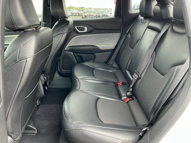 Used 2024 Jeep Compass Latitude AWD/4WD image 19