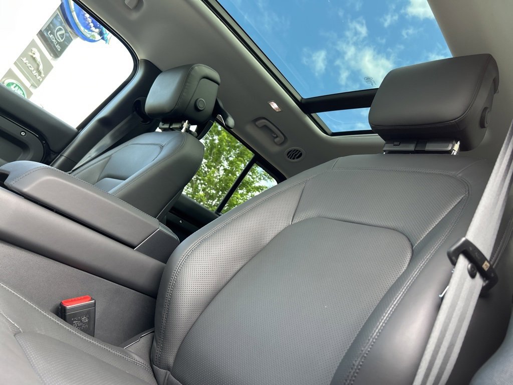 New 2025 Land Rover Defender 130 S image 14