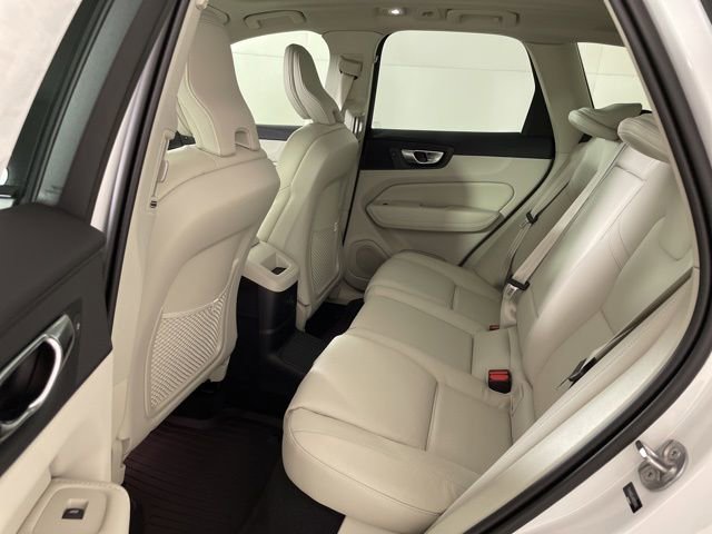 Certified 2024 Volvo XC60 T8 Plus w/ Protection Package Premier image 39