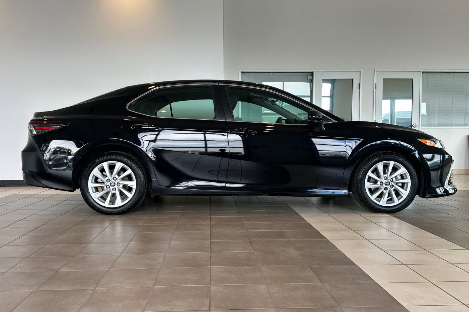 Certified 2022 Toyota Camry LE FWD image 3