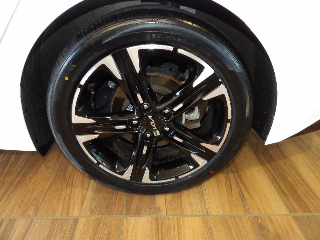 Used 2022 Kia K5 GT-Line AWD/4WD image 9